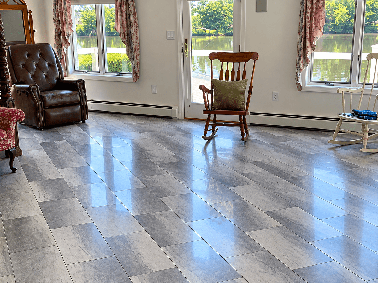 Plank floor in a furnished family room